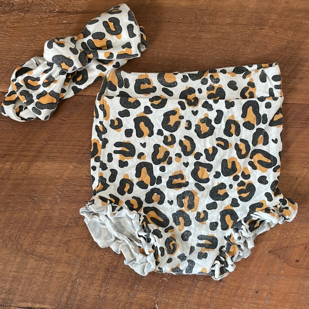 Spearmint love 6-12 m animal print bloomers and matching head bow